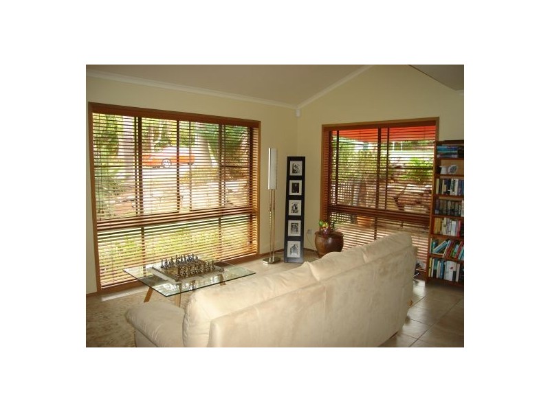 4 RAESIDE STREET, Westlake QLD 4074