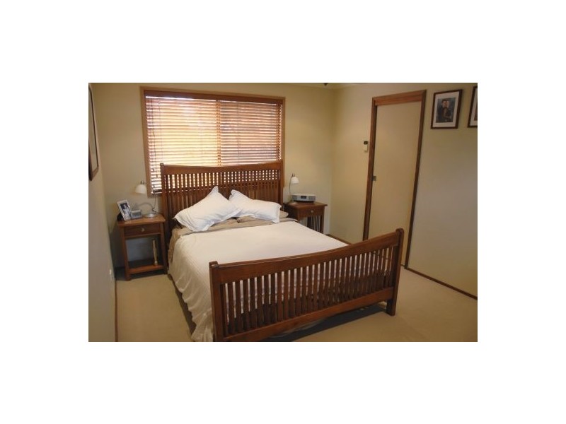 4 RAESIDE STREET, Westlake QLD 4074