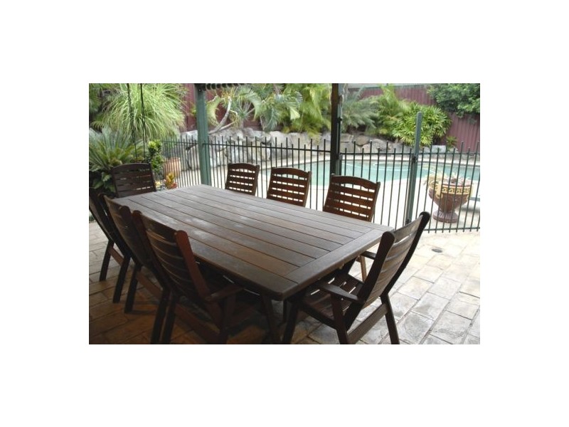 4 RAESIDE STREET, Westlake QLD 4074