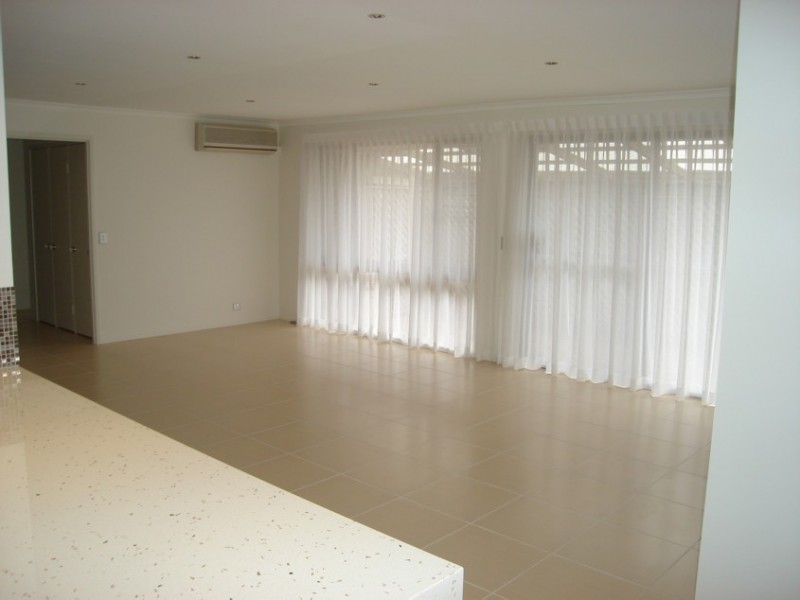 Mount Ommaney QLD 4074