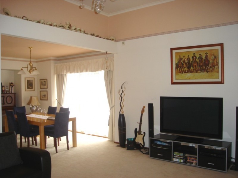 Mount Ommaney QLD 4074