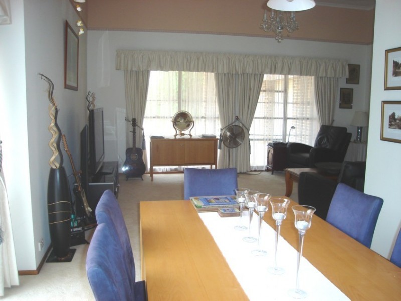 Mount Ommaney QLD 4074