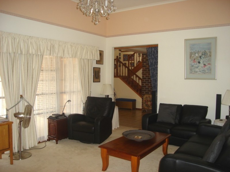 Mount Ommaney QLD 4074