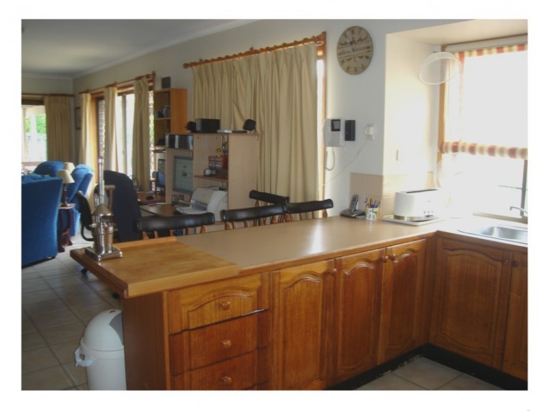 Mount Ommaney QLD 4074