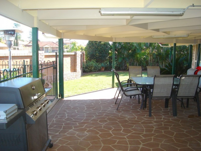 Sinnamon Park QLD 4073