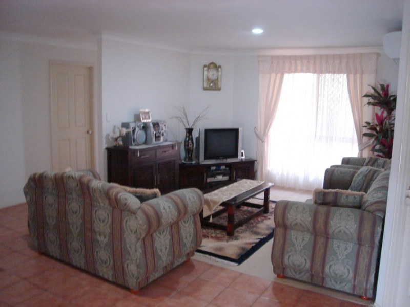 Seventeen Mile Rocks QLD 4073