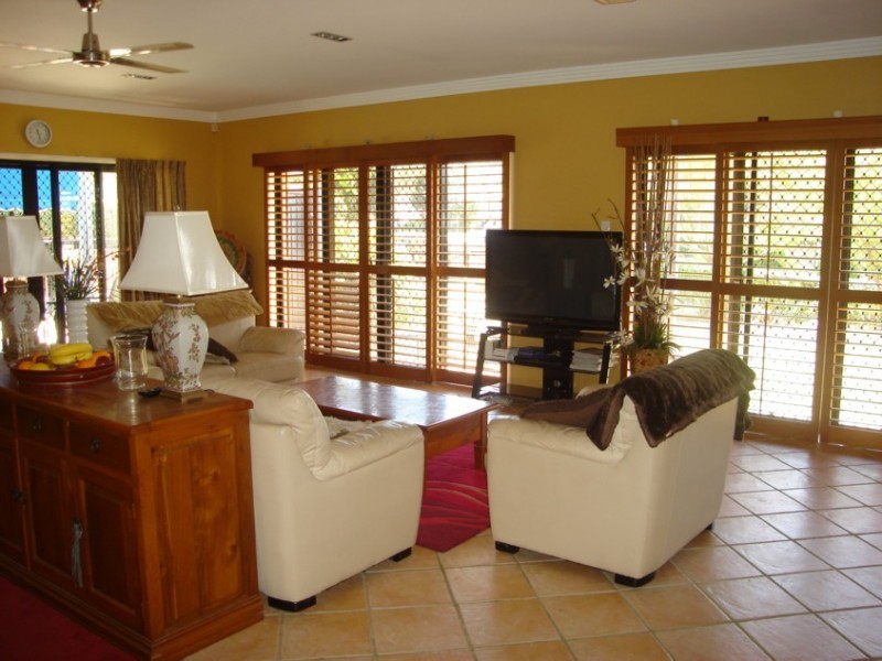 2 Wivenhoe Crt, Westlake QLD 4074