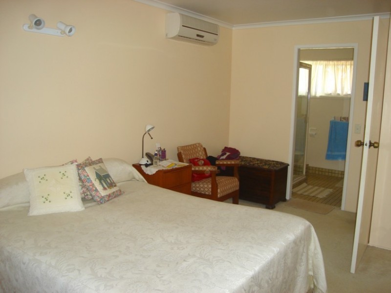 Jindalee QLD 4074