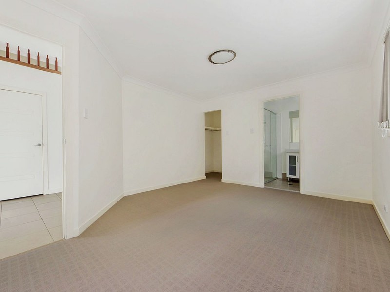 28 Jason Street, Sinnamon Park QLD 4073