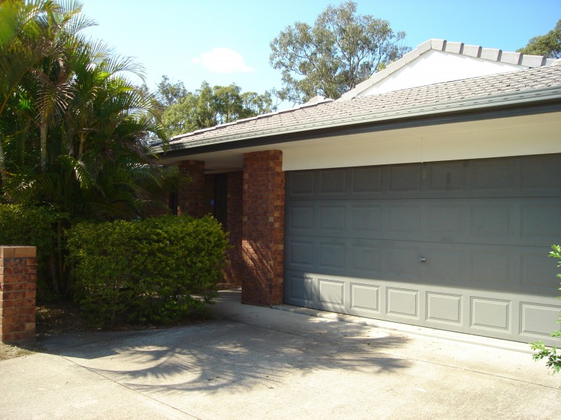 20 Hounslow Way, Seventeen Mile Rocks QLD 4073