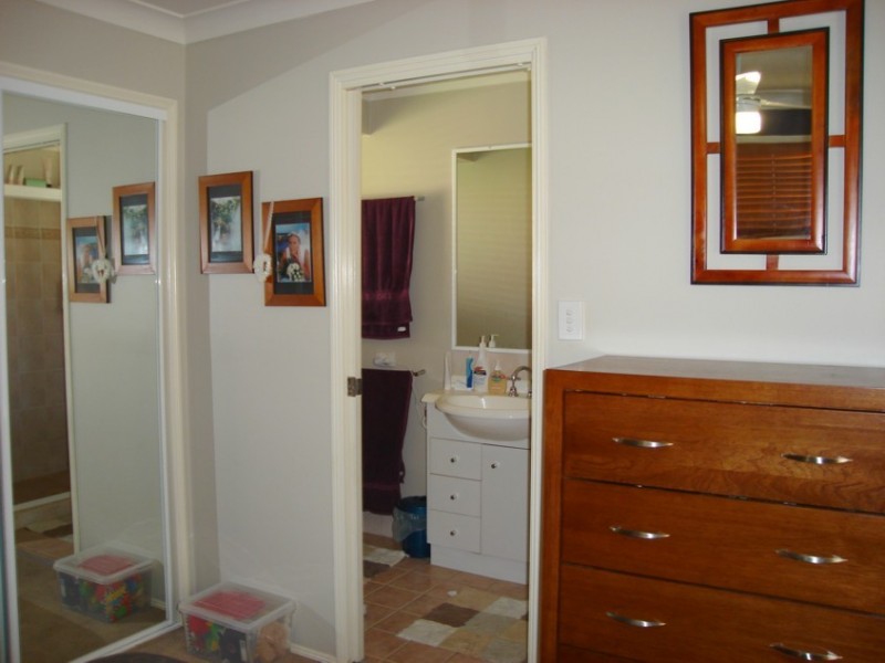 20 Hounslow Way, Seventeen Mile Rocks QLD 4073