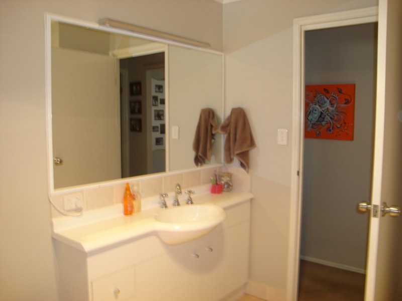 20 Hounslow Way, Seventeen Mile Rocks QLD 4073