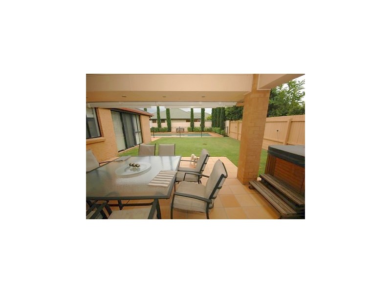 Sinnamon Park QLD 4073