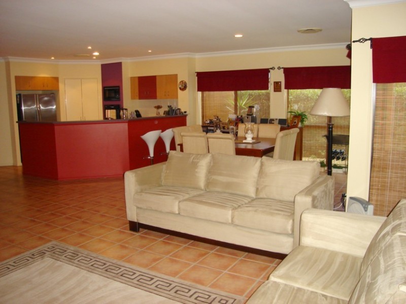 14 Tracy Place, Sinnamon Park QLD 4073