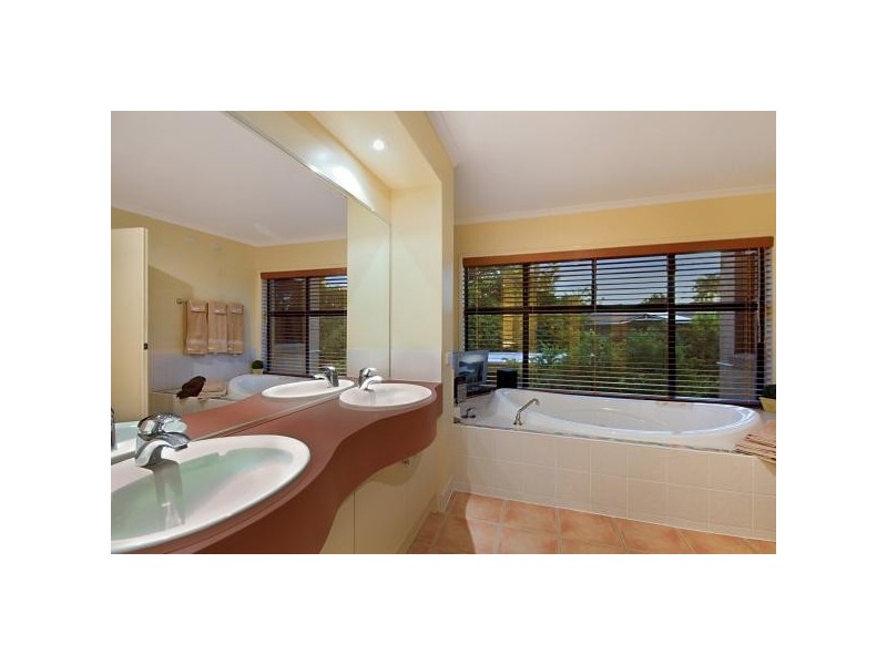 Sinnamon Park QLD 4073