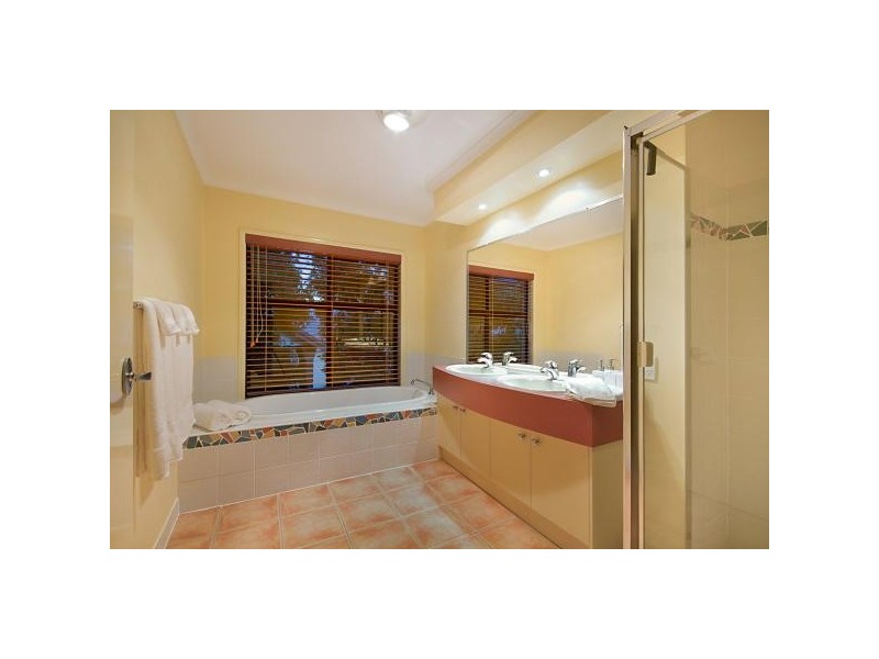 Sinnamon Park QLD 4073