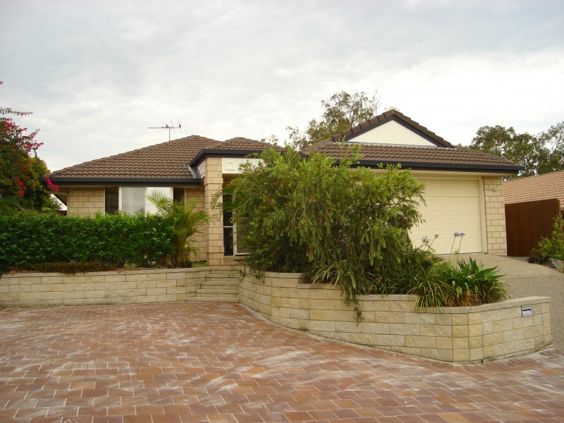16 Chatfield Close, Oxley QLD 4075