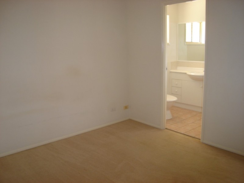 Seventeen Mile Rocks QLD 4073