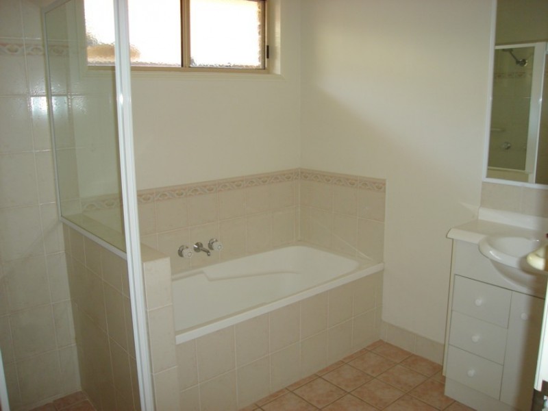 Seventeen Mile Rocks QLD 4073