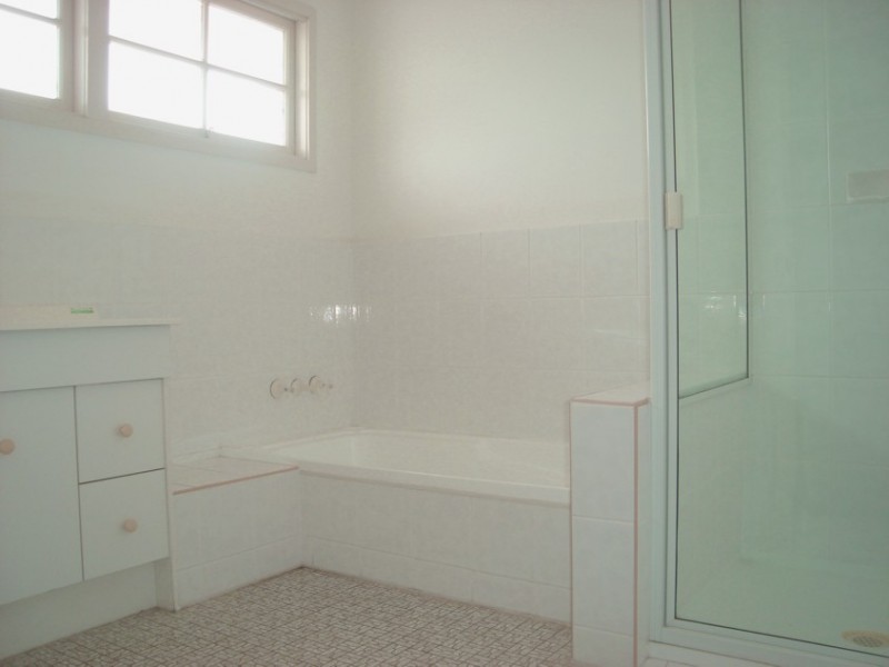 Jindalee QLD 4074