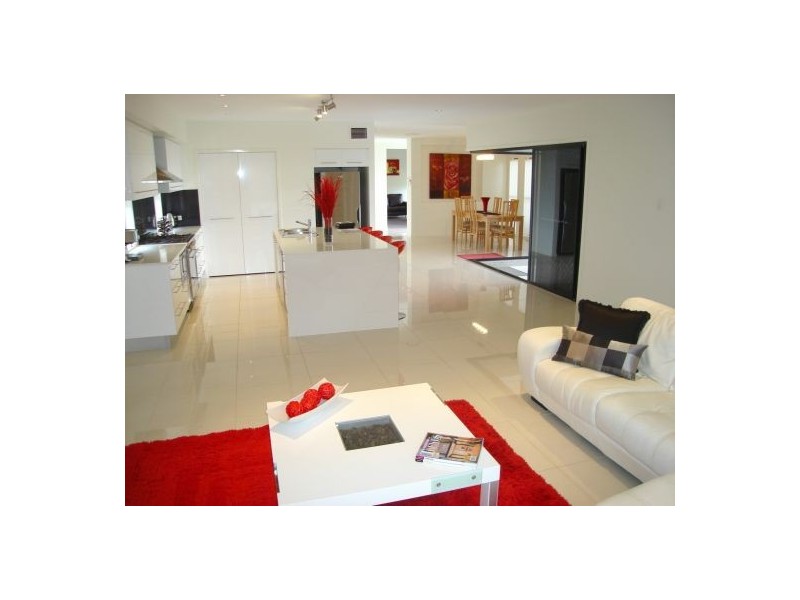 61 Sinnamon Road, Sinnamon Park QLD 4073