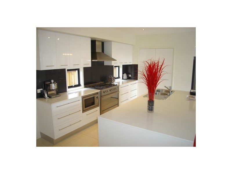 61 Sinnamon Road, Sinnamon Park QLD 4073