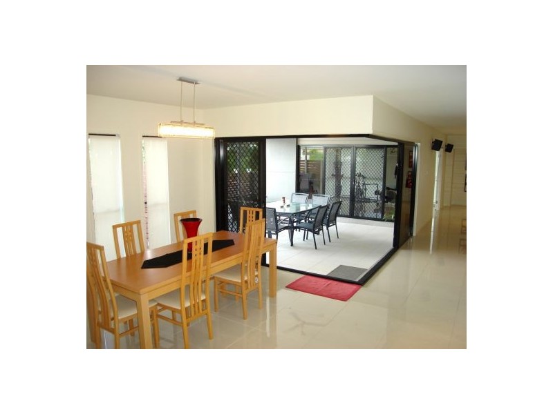 61 Sinnamon Road, Sinnamon Park QLD 4073