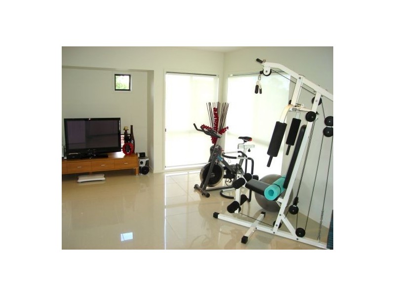 61 Sinnamon Road, Sinnamon Park QLD 4073