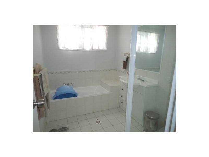 Seventeen Mile Rocks QLD 4073