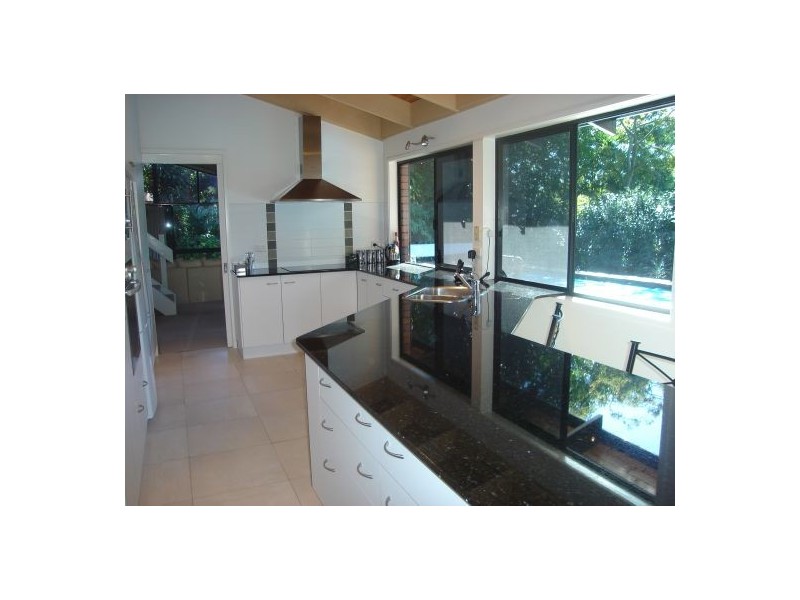 5 FORREST COURT, Mount Ommaney QLD 4074