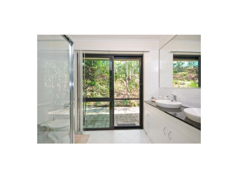 5 FORREST COURT, Mount Ommaney QLD 4074