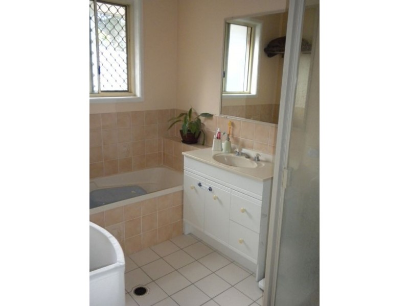 Seventeen Mile Rocks QLD 4073