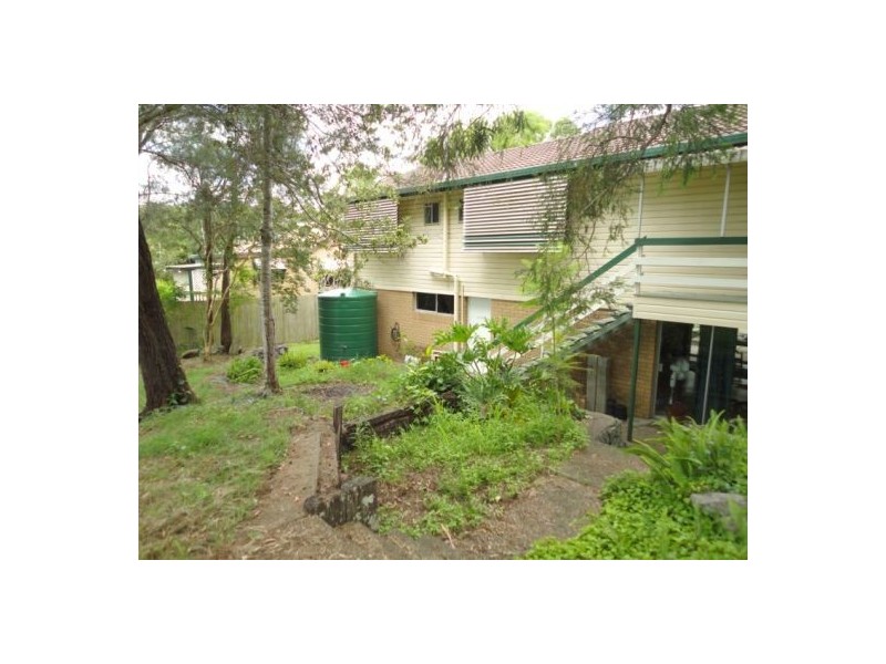 Seventeen Mile Rocks QLD 4073