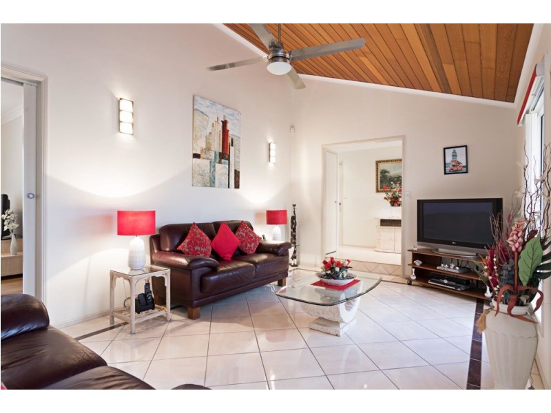 76 Pallert Street, Middle Park QLD 4074