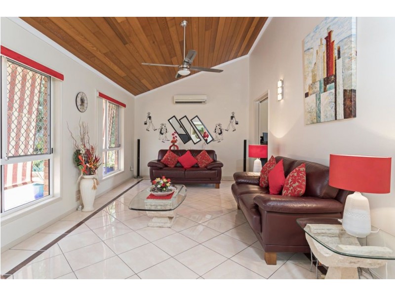 76 Pallert Street, Middle Park QLD 4074