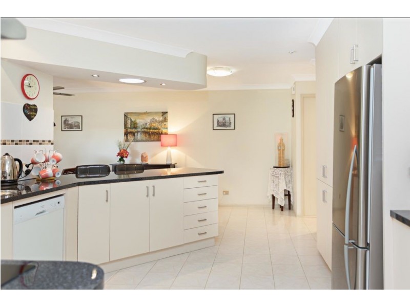 76 Pallert Street, Middle Park QLD 4074