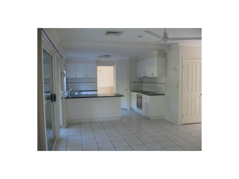 3 Ellerwood Street, Sinnamon Park QLD 4073