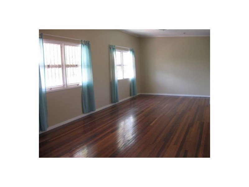 17  Southern Cross Avenue, Darra QLD 4076