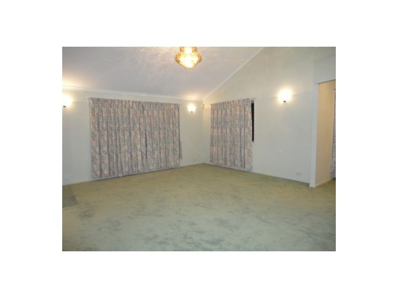 6 Vincent Place, Sinnamon Park QLD 4073