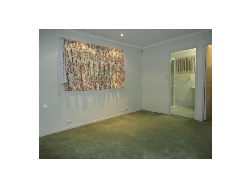 6 Vincent Place, Sinnamon Park QLD 4073