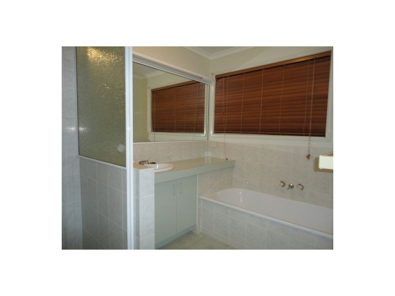 6 Vincent Place, Sinnamon Park QLD 4073