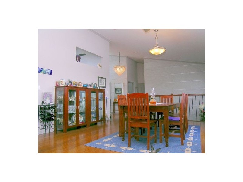 6 Highland Drive, Seventeen Mile Rocks QLD 4073