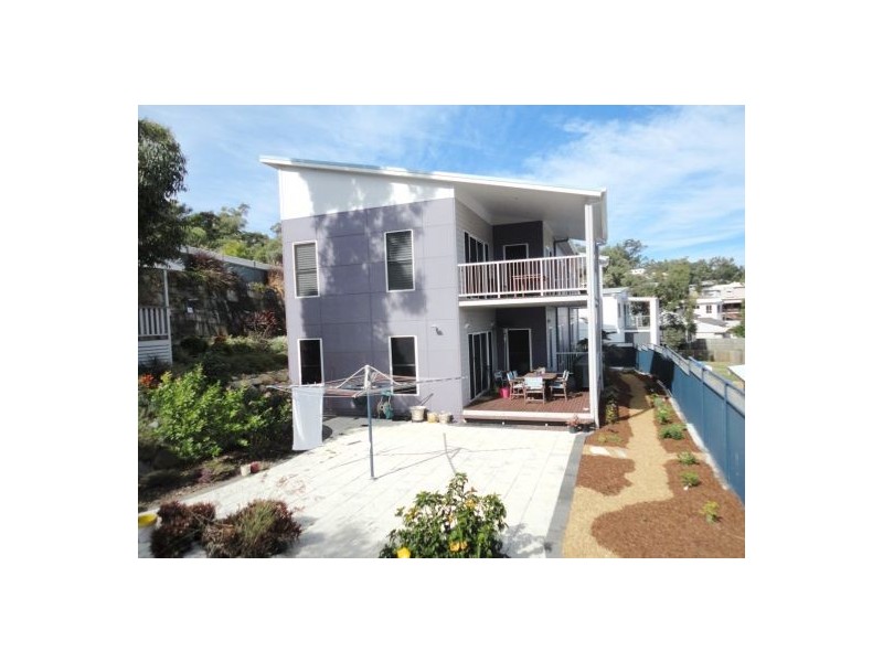 6 Highland Drive, Seventeen Mile Rocks QLD 4073