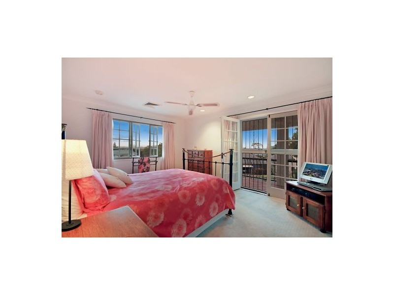 Mount Ommaney QLD 4074