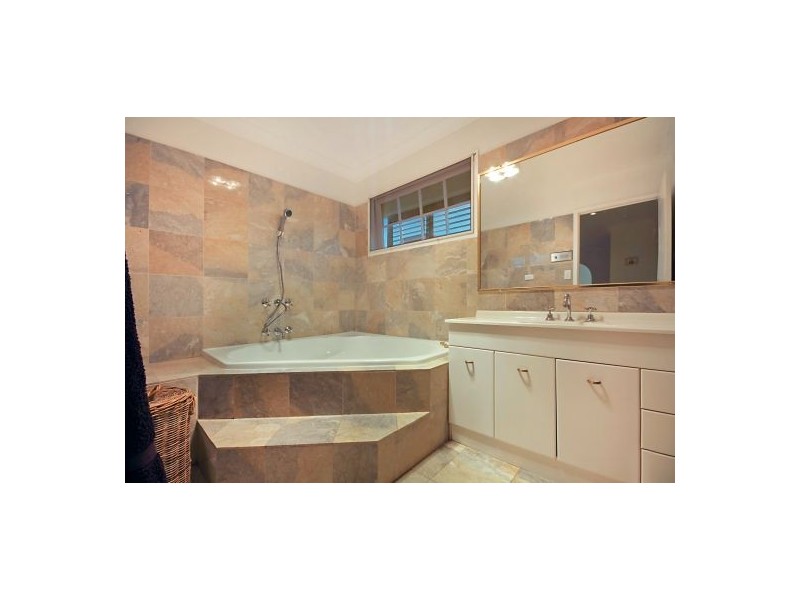 Mount Ommaney QLD 4074