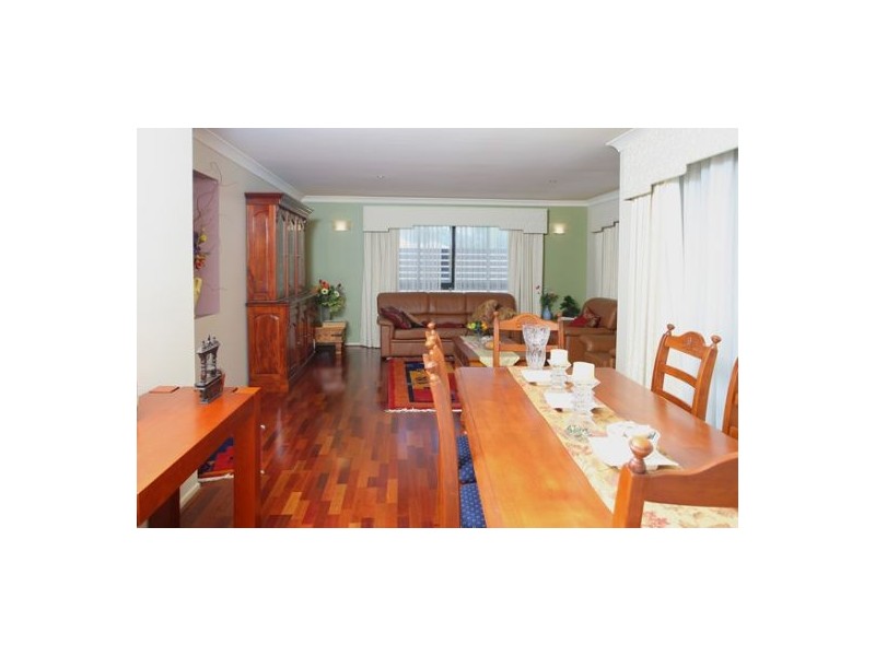 Seventeen Mile Rocks QLD 4073