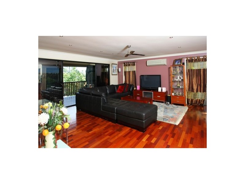 Seventeen Mile Rocks QLD 4073