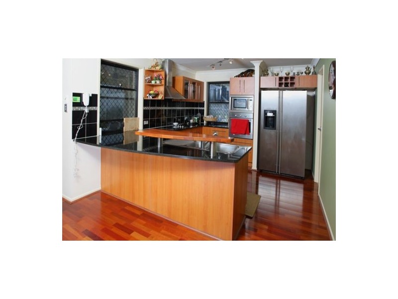 Seventeen Mile Rocks QLD 4073