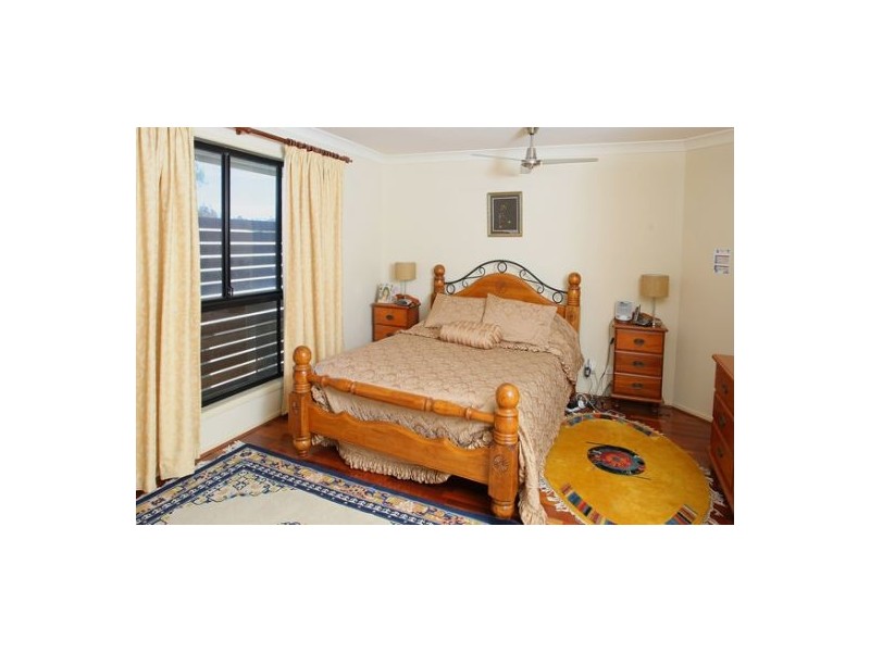 Seventeen Mile Rocks QLD 4073