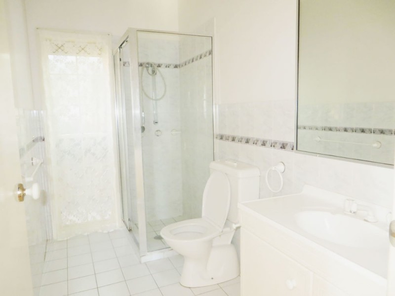 1 Wyara Close, Westlake QLD 4074